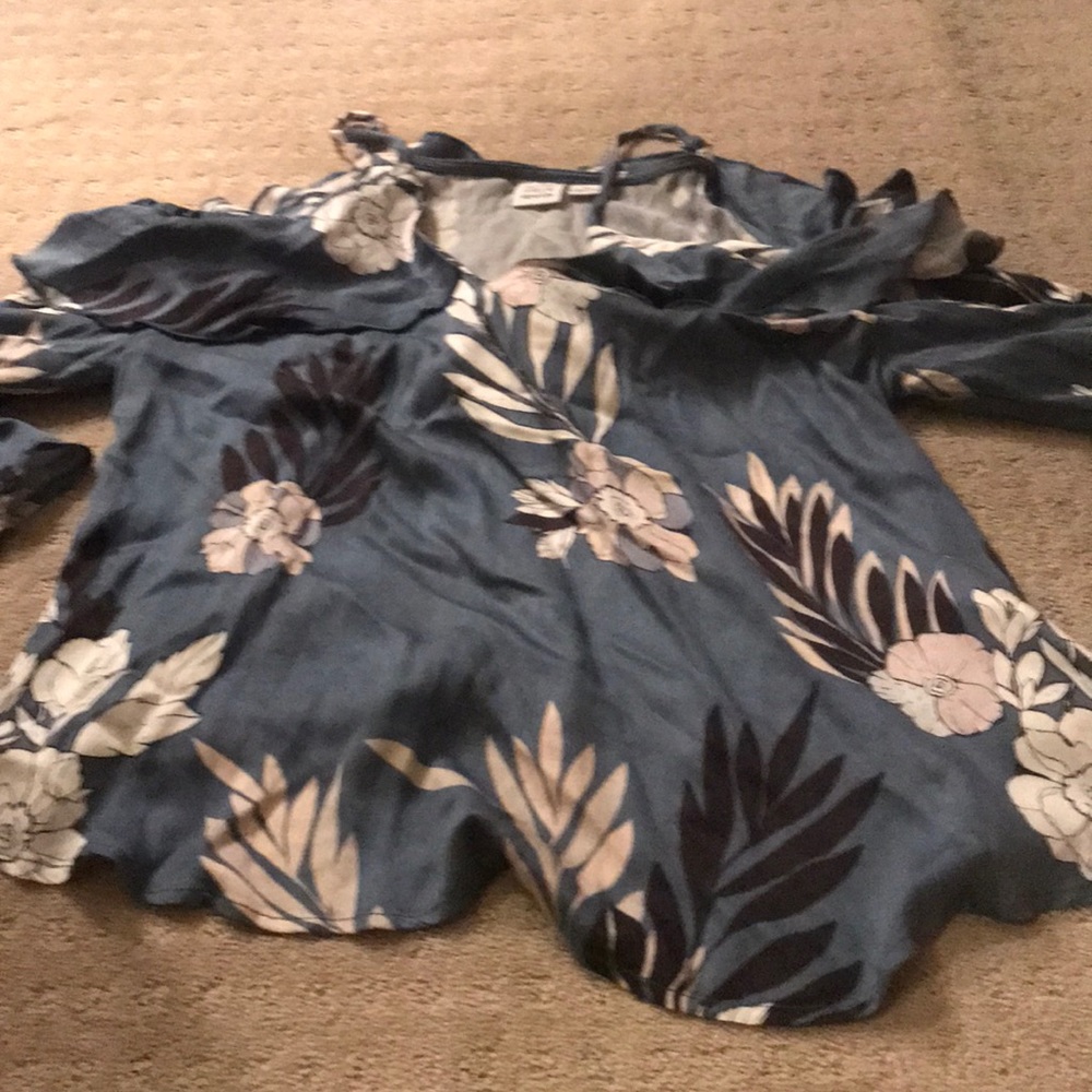 Floral cold shoulder top